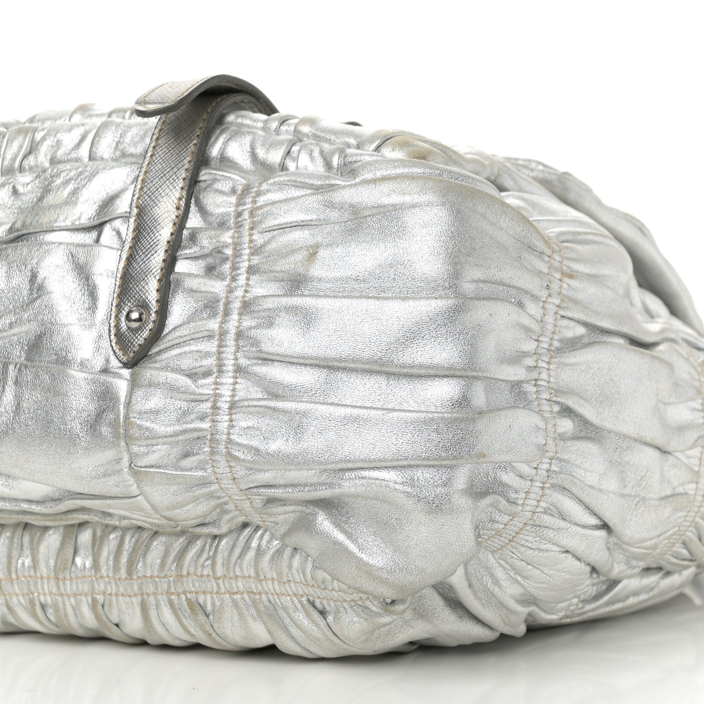 Metallic Nappa Gaufre Messenger Tote Argento