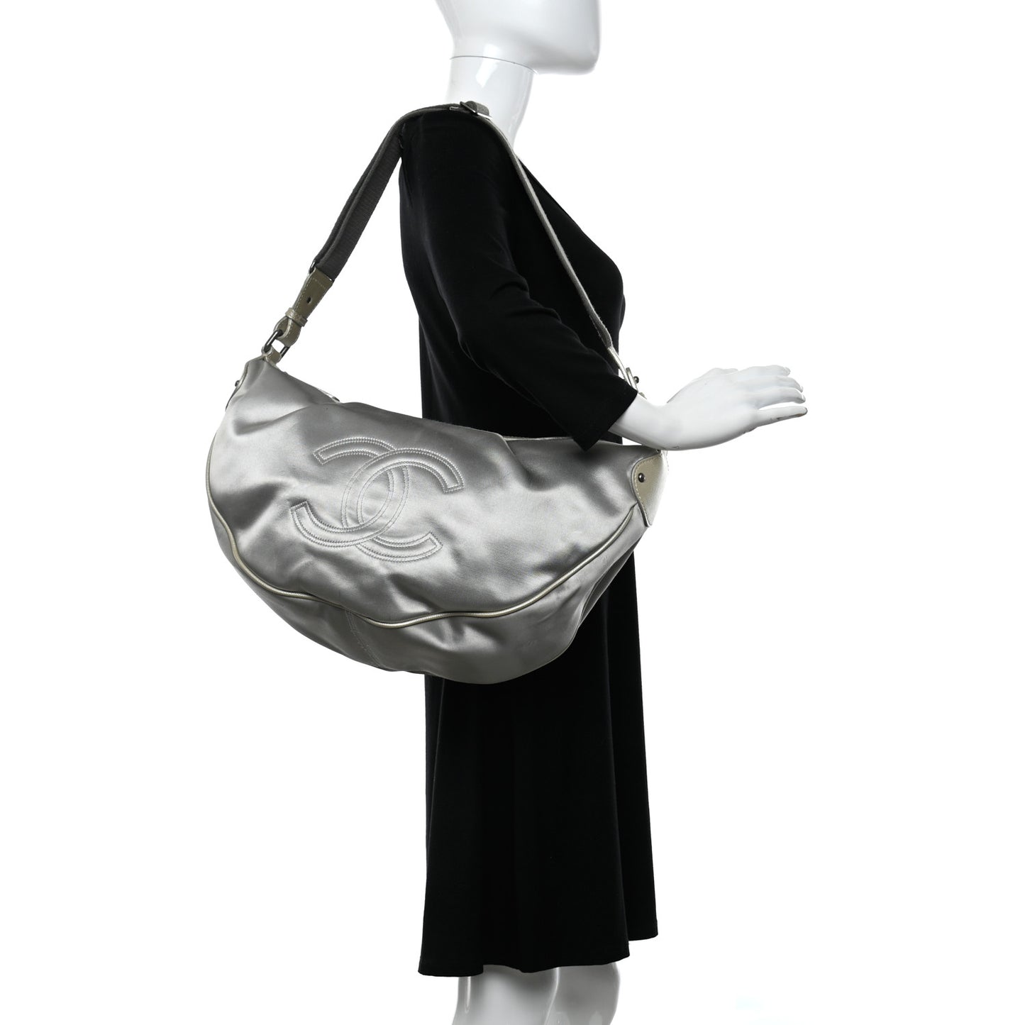 Satin Caviar CC Hobo Silver