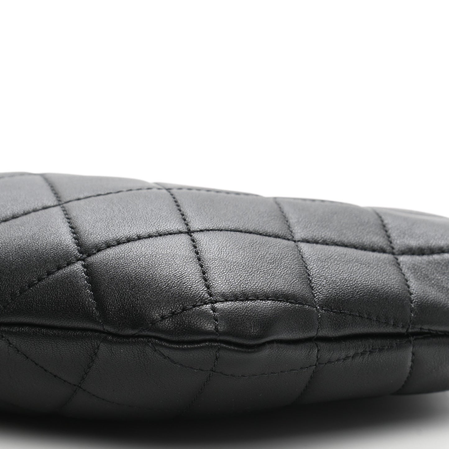 Lambskin Quilted Pearl Crown Clutch Bag Black