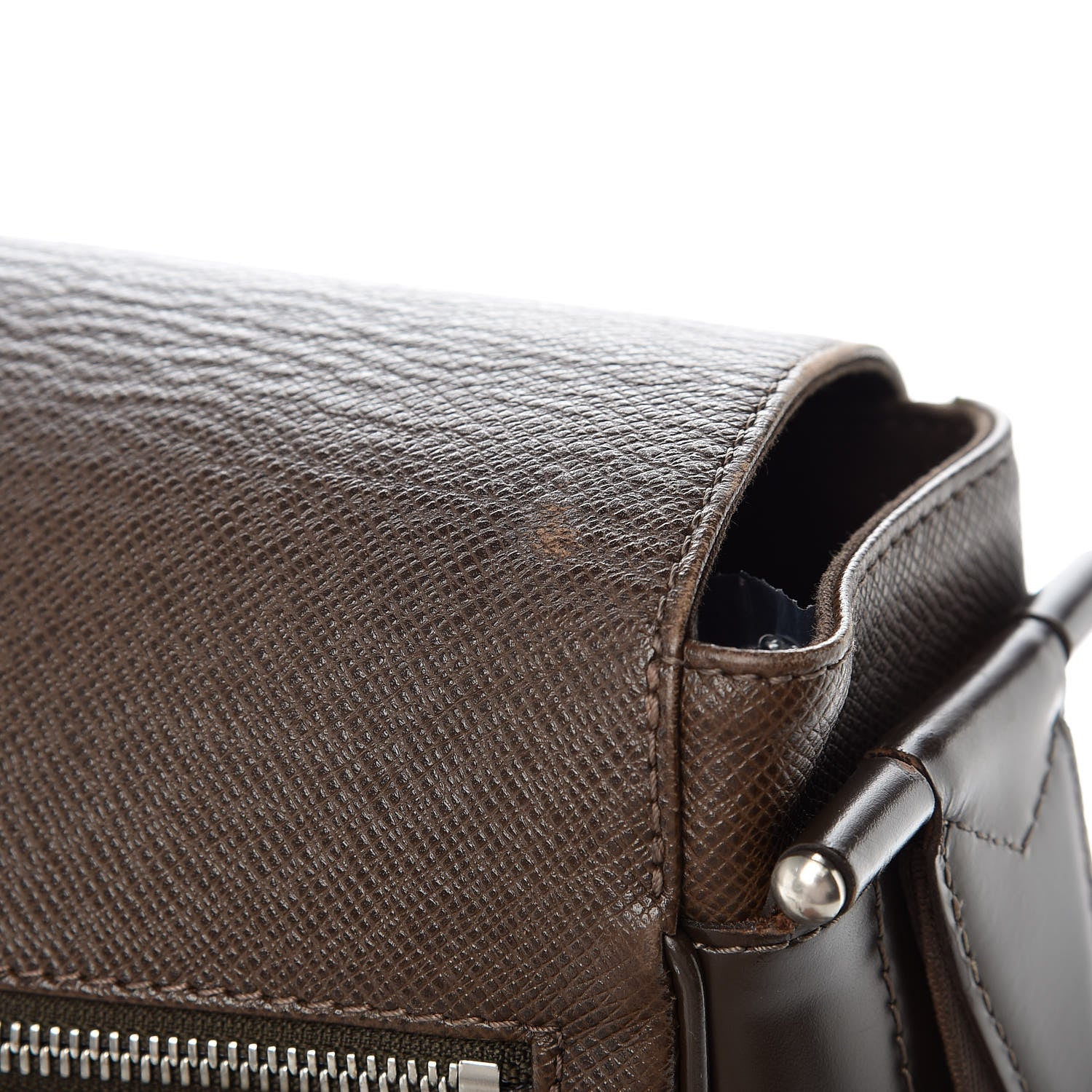 Louis Vuitton Taiga Viktor Messenger Bag Grizzli 12 of 18