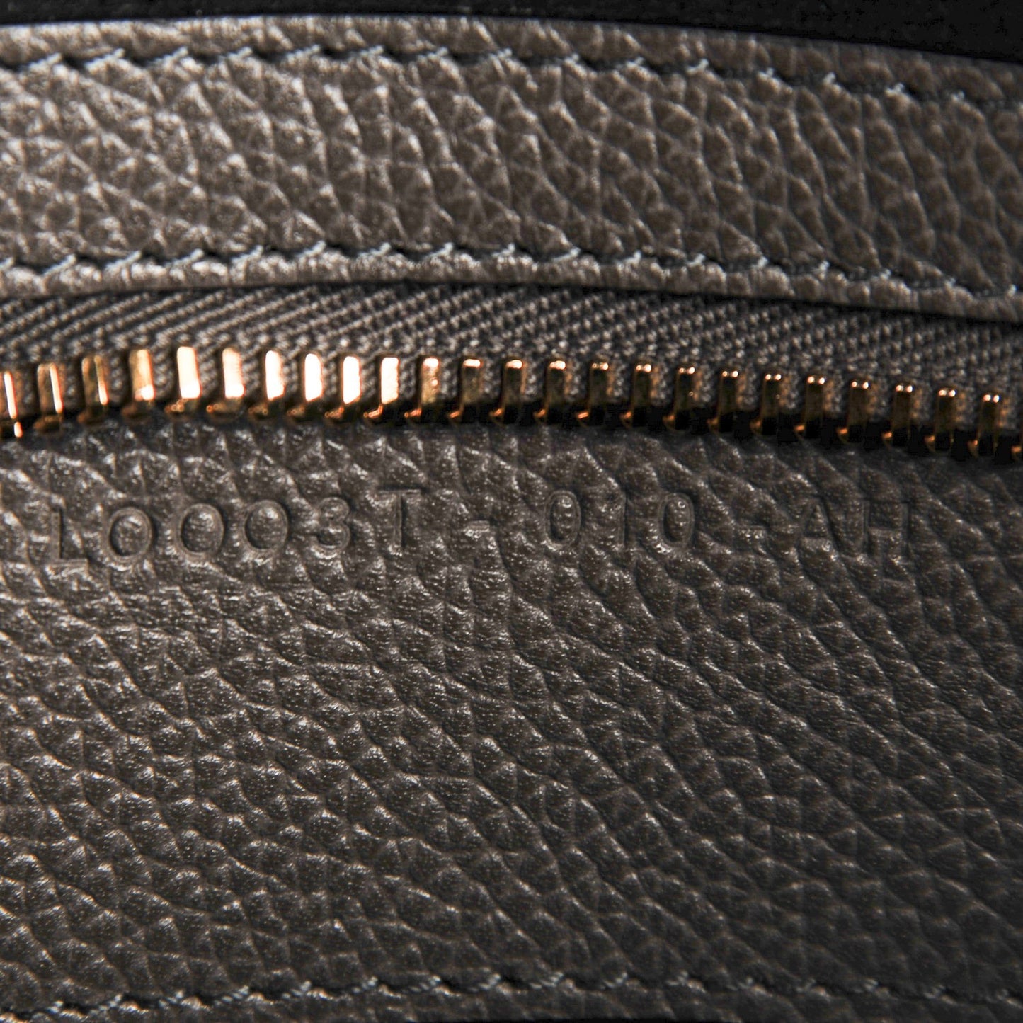 Pebbled Calfskin Large Jennifer Graphite