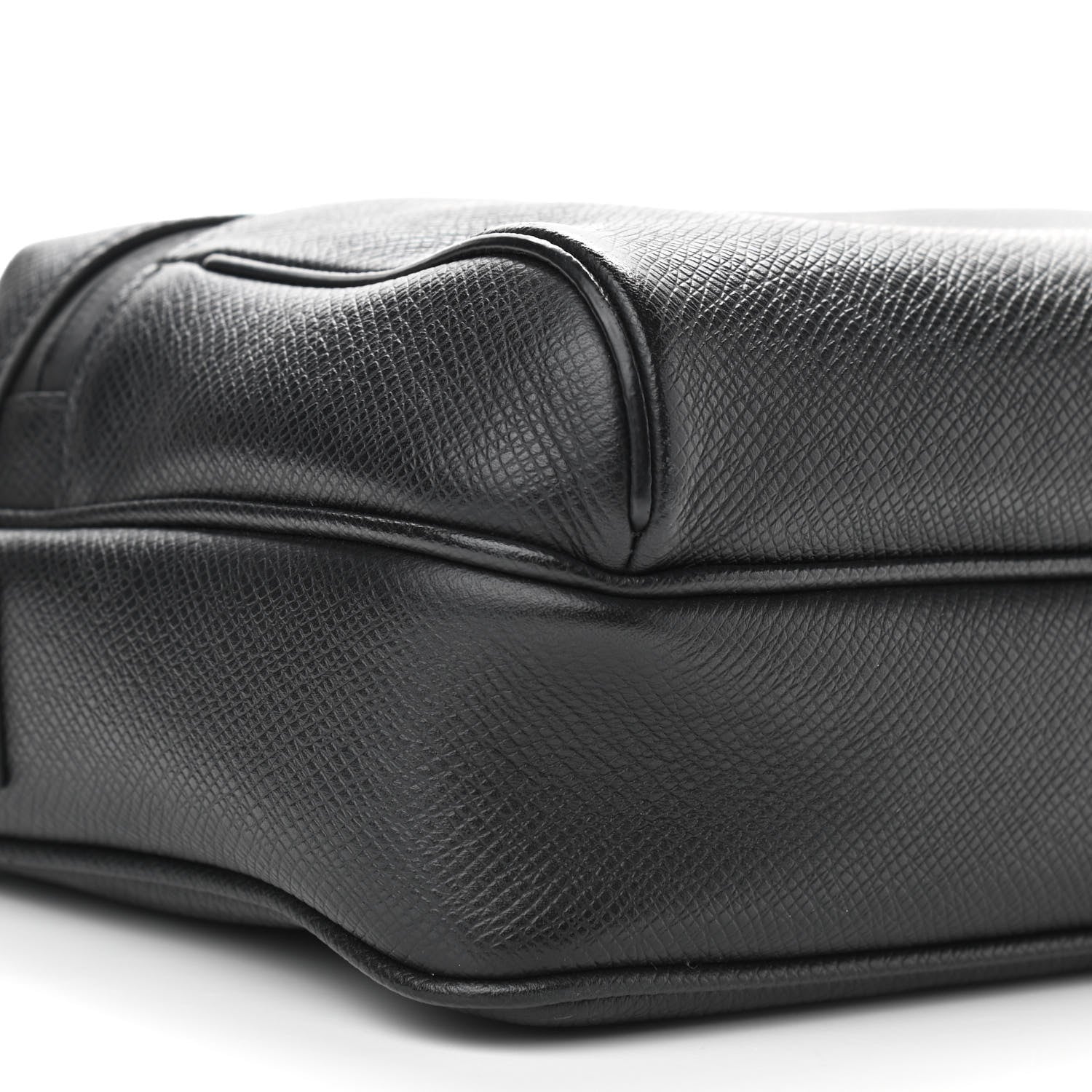 Louis Vuitton Taiga Outdoor Messenger PM Black 8 of 8