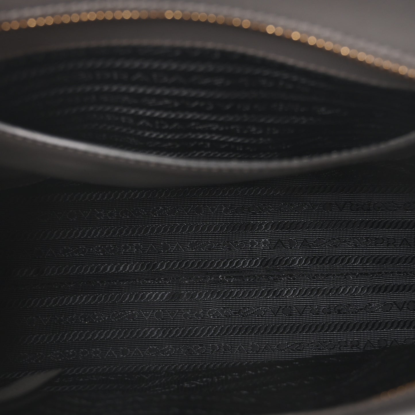 Saffiano Soft Calfskin Small Zippered Tote Marmo