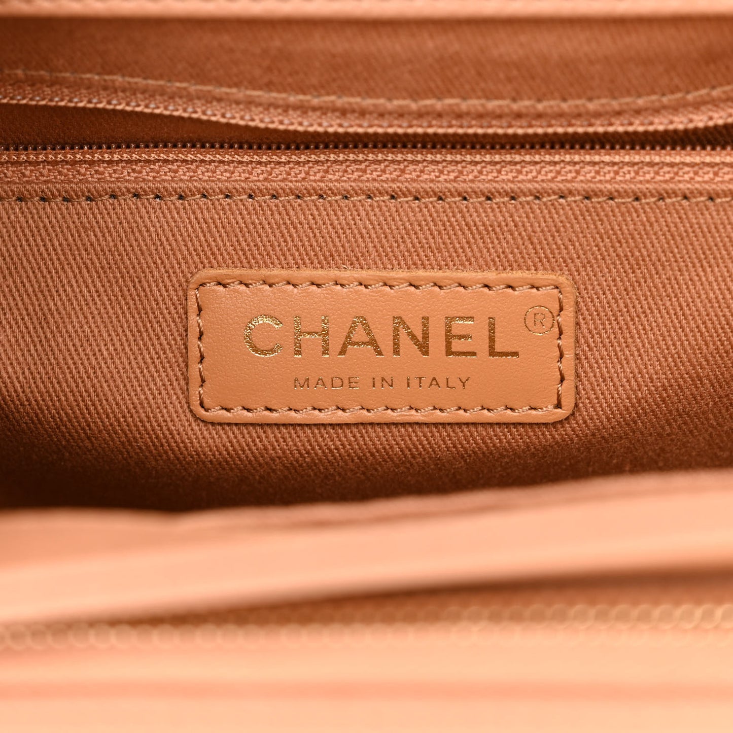 Caviar Quilted Medium Business Affinity Flap Brown