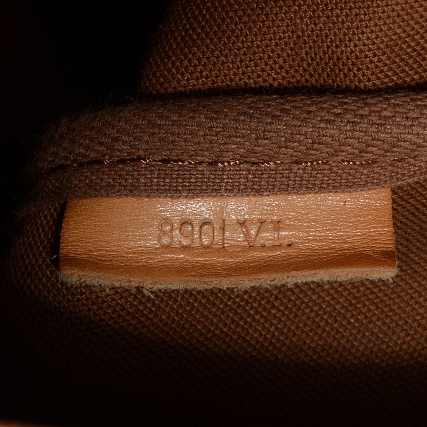 Monogram Saumur 35