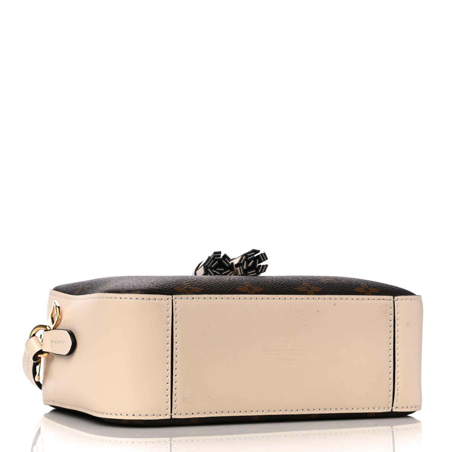 Louis Vuitton Monogram Saintonge Creme 4 of 11