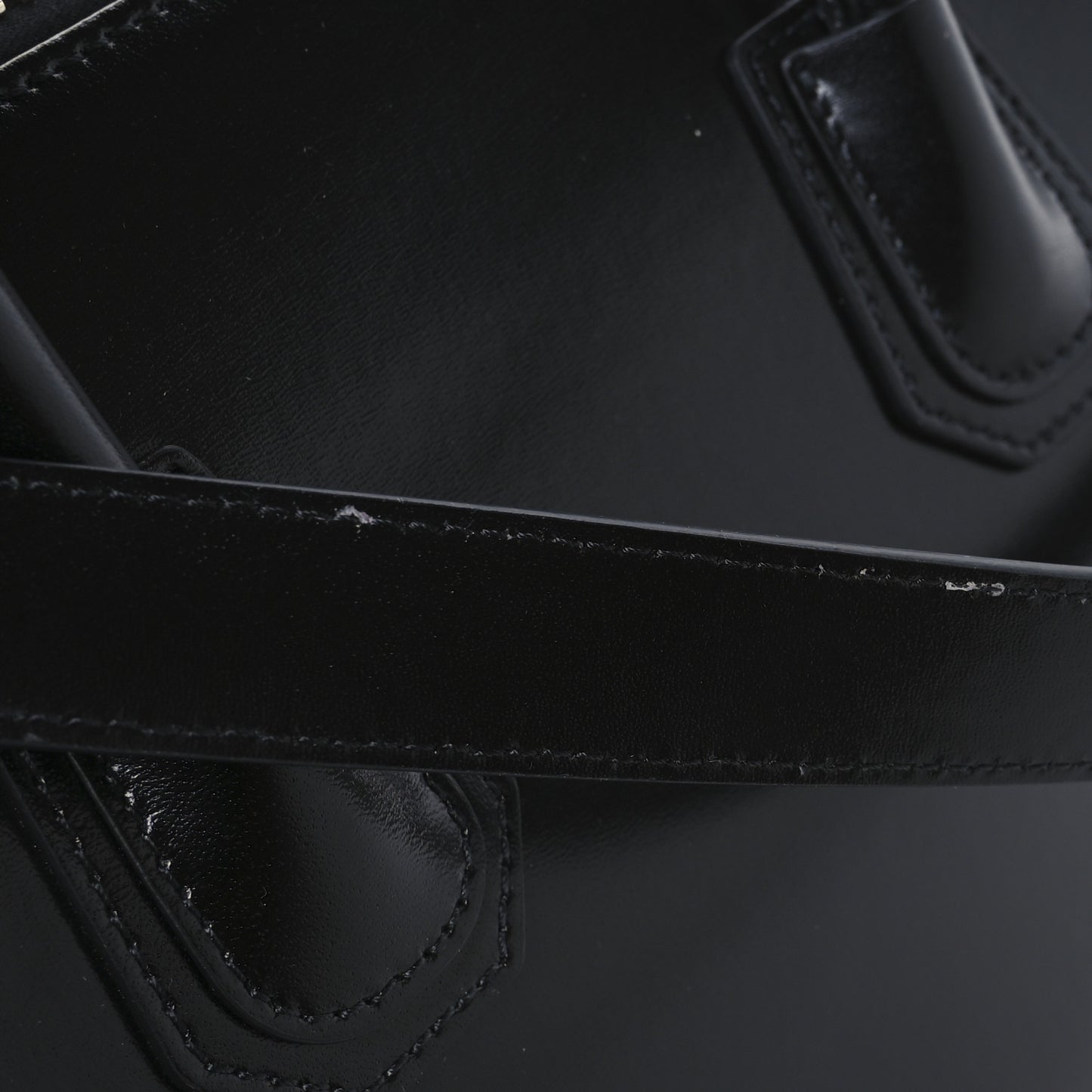 Shiny Lord Calfskin Small Antigona Black