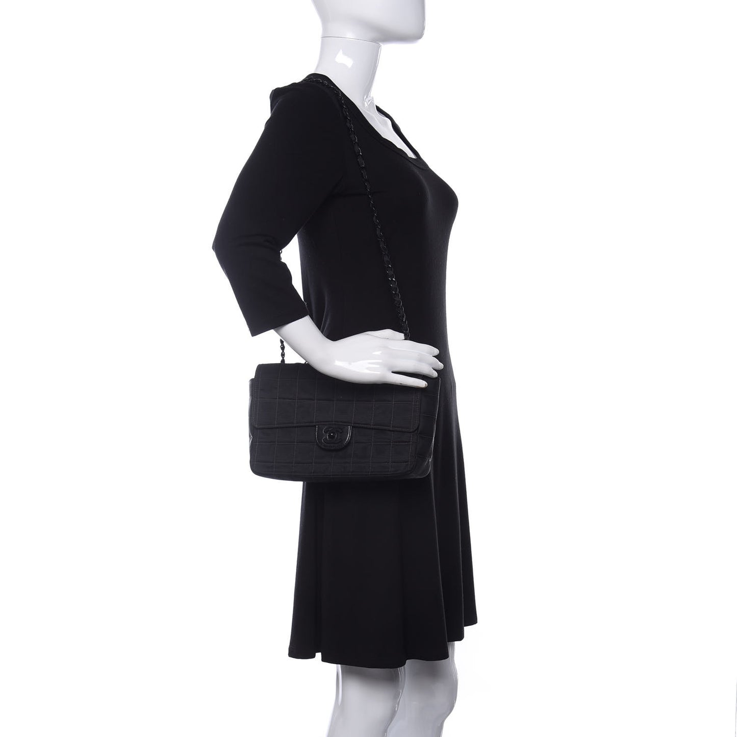Nylon Medium Travel Flap Black