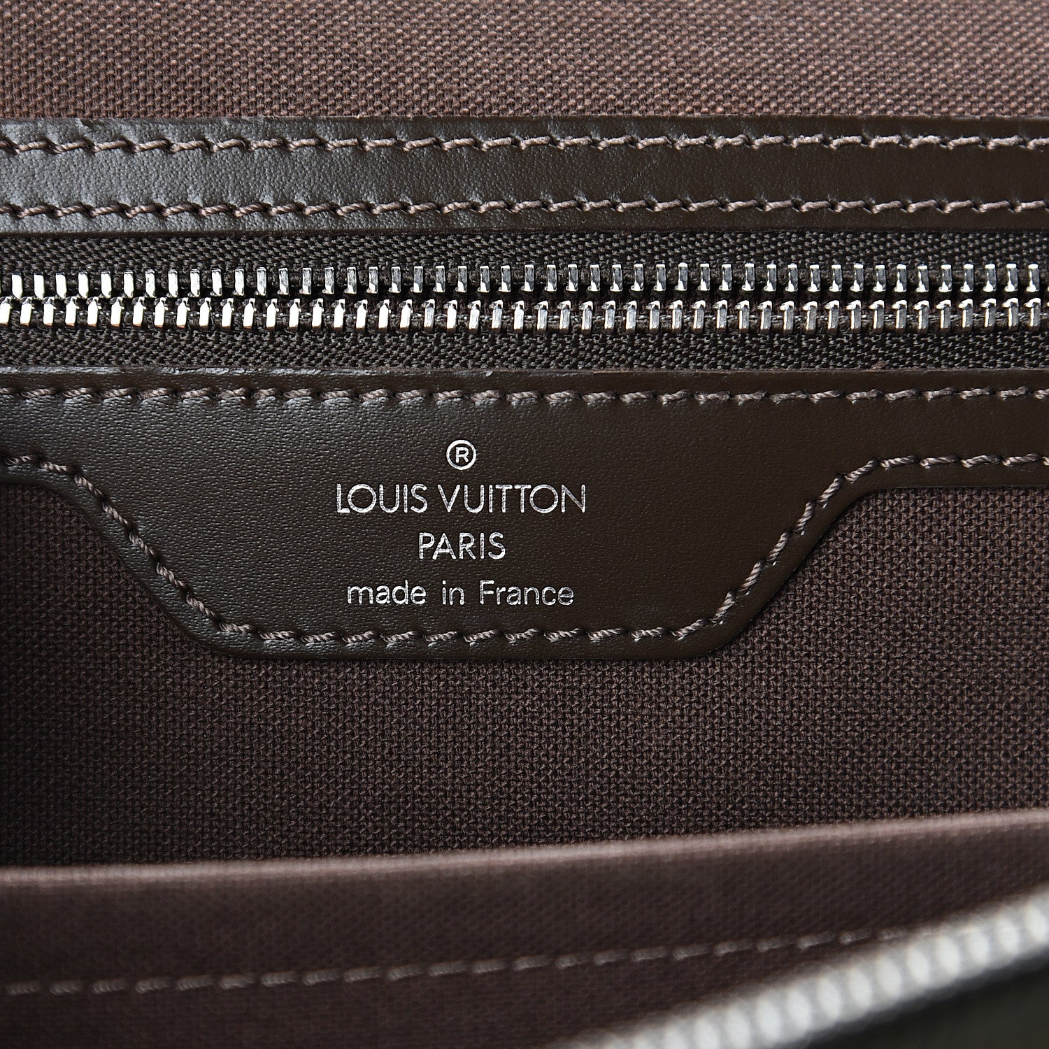 Louis Vuitton Taiga Taimyr Messenger Bag Grizzli 5 of 8
