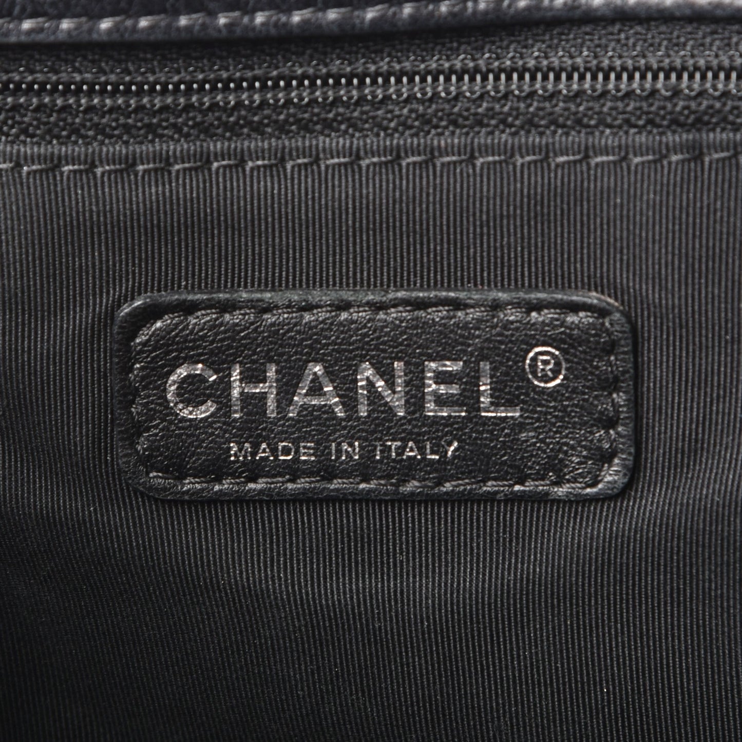 Calfskin Embossed Stitch Large Boy Flap Black