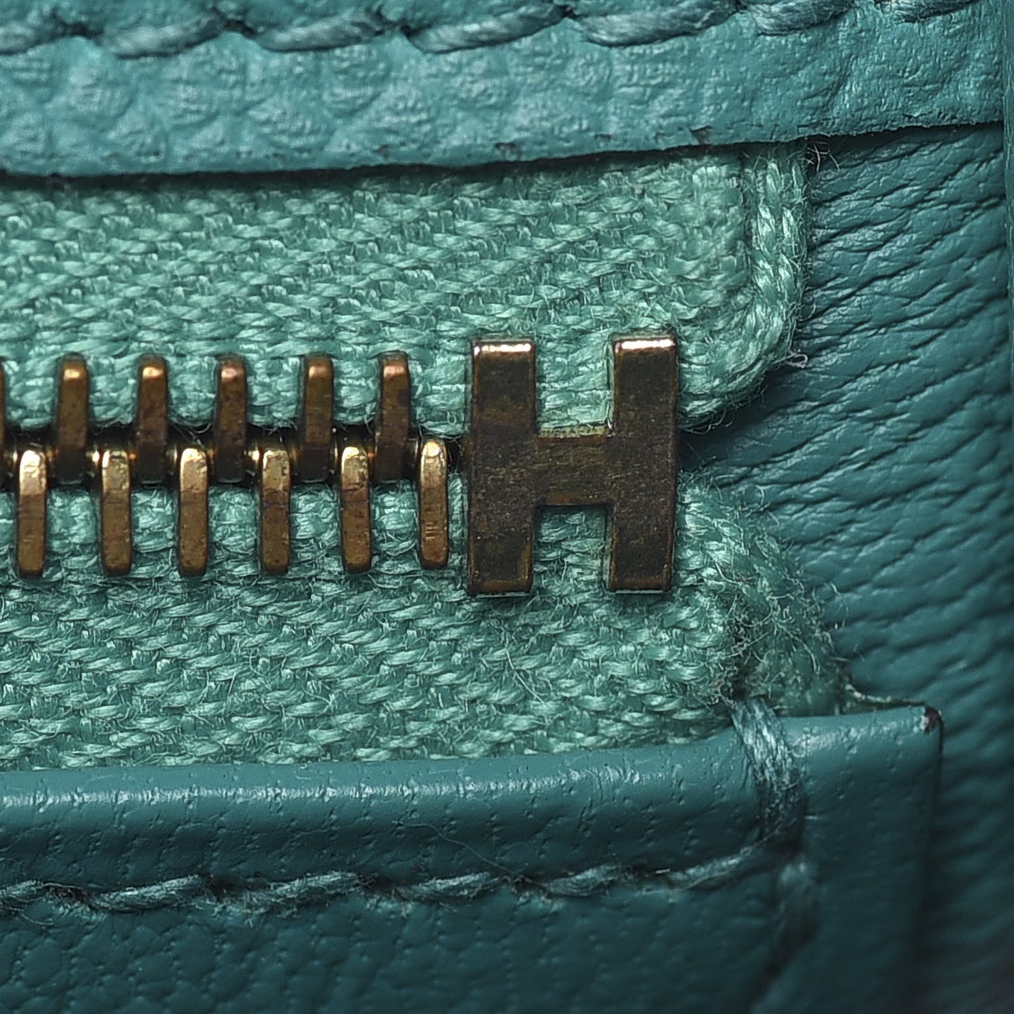 Epsom Kelly Sellier 28 Bleu Paon