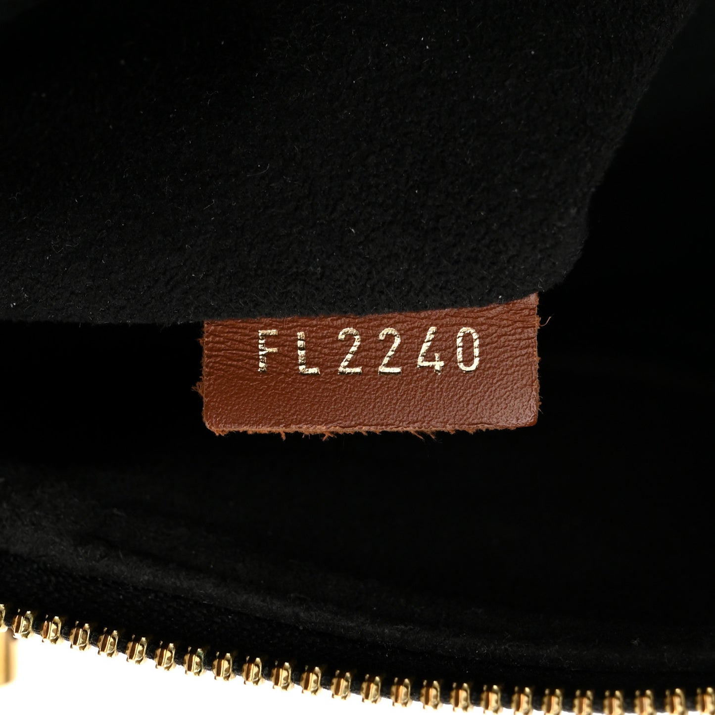 Monogram V Tote MM Black