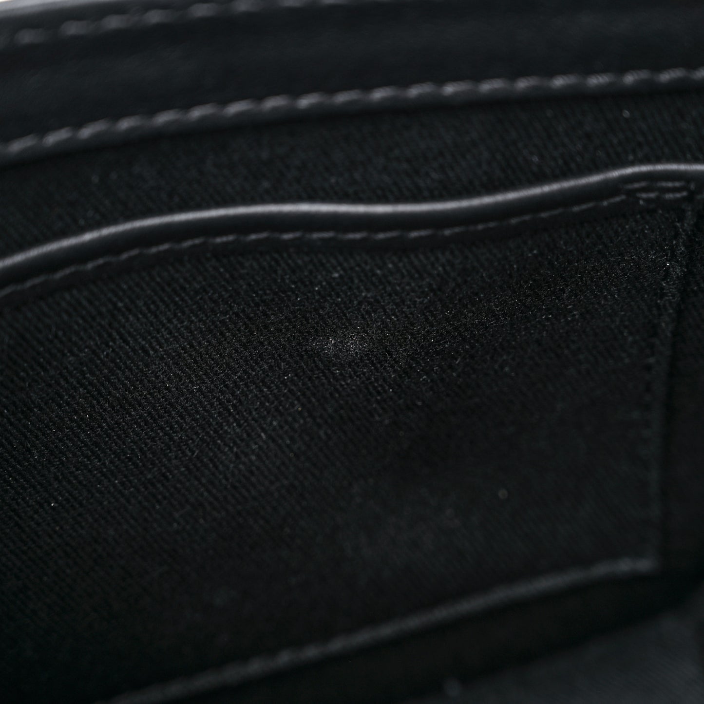 Vitello Small Glam Lock Rockstud Flap Black