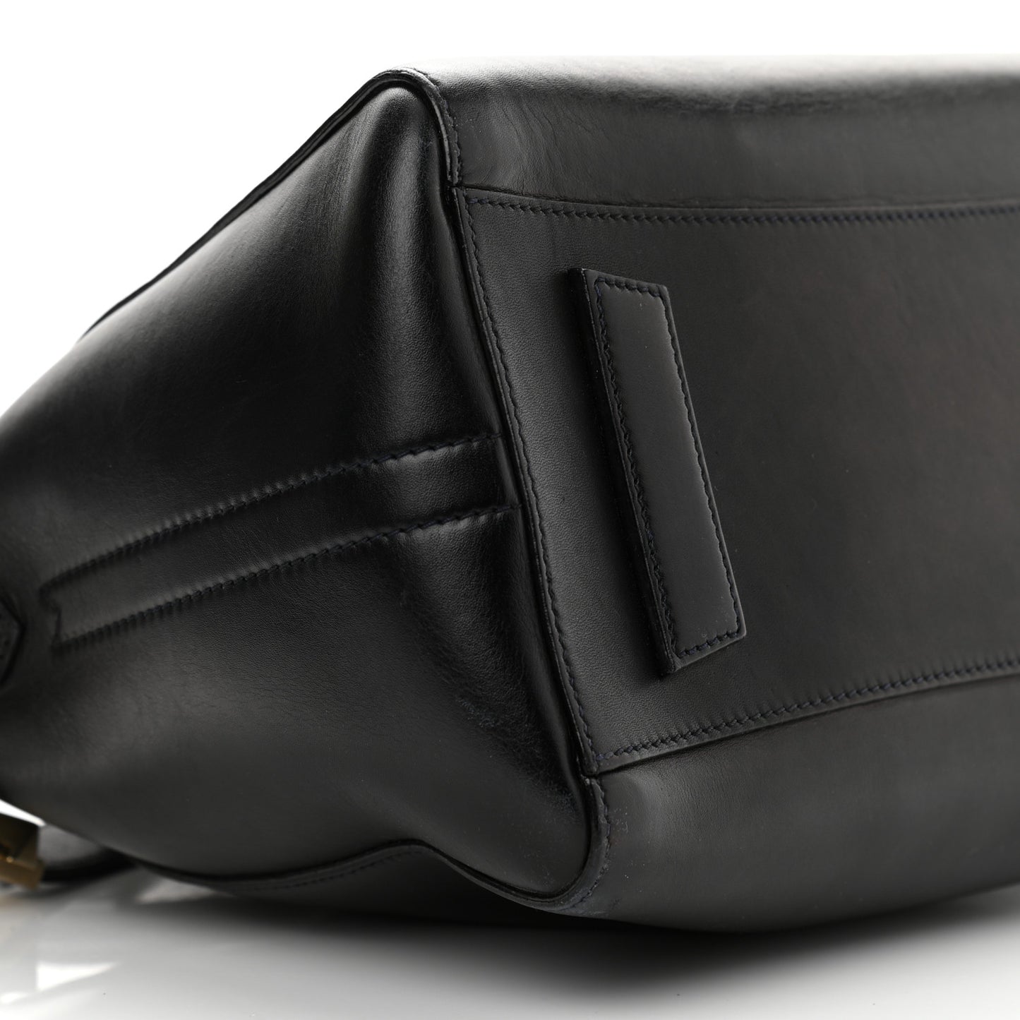 Shiny Lord Calfskin Medium Antigona Black