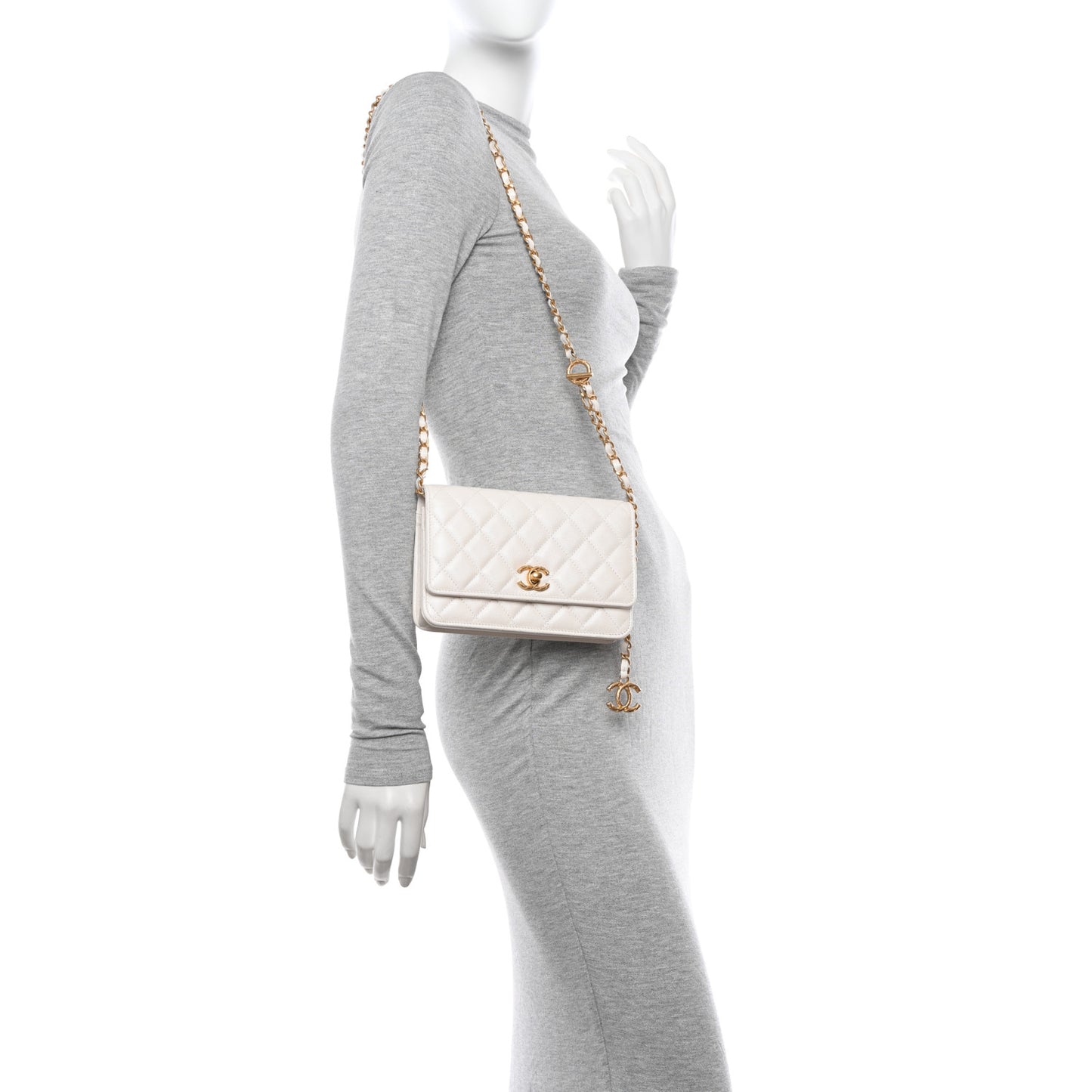 Pearly Caviar Quilted Fit For You Wallet On Chain WOC White