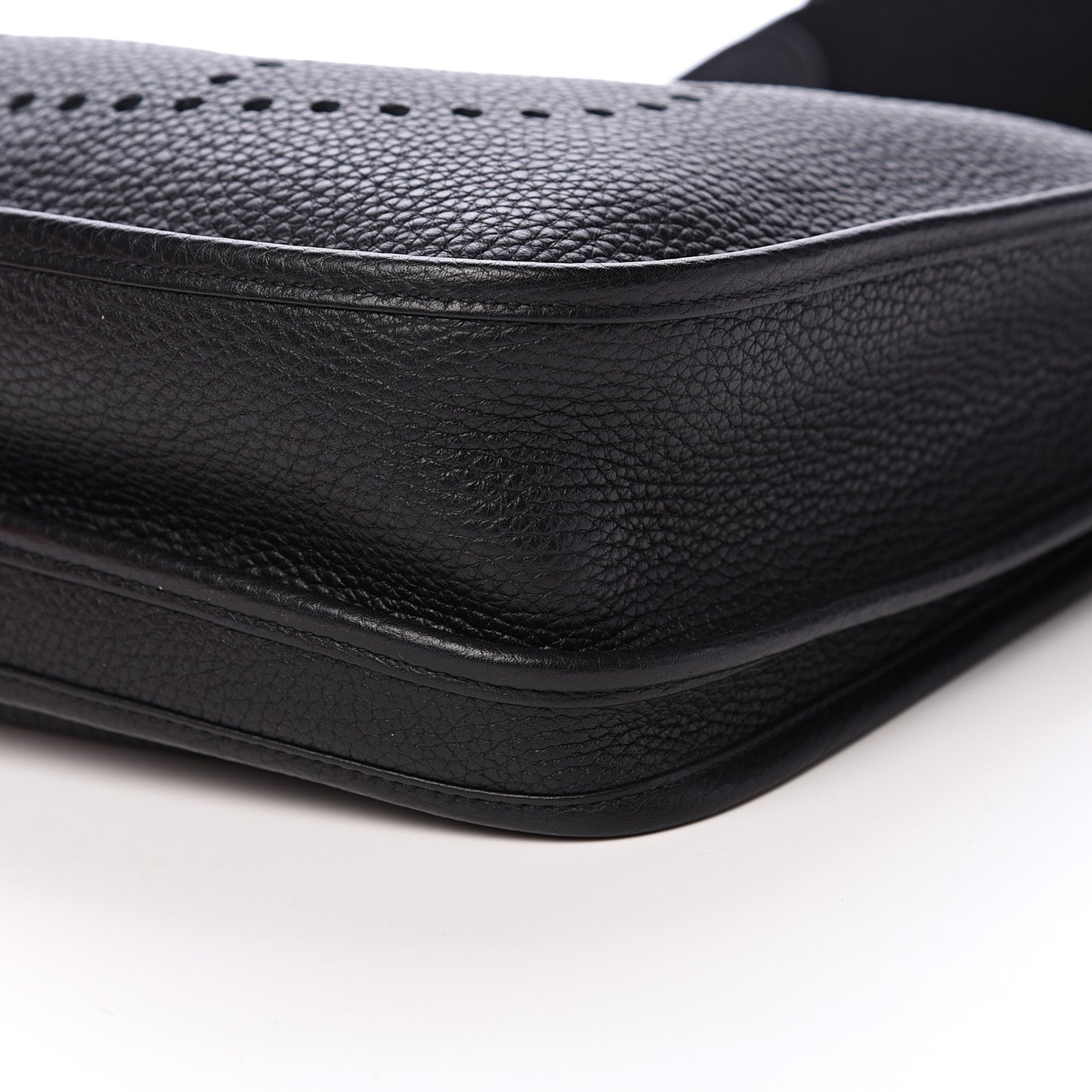 Taurillon Clemence Evelyne III PM Black