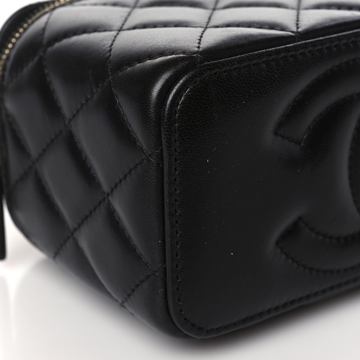 Lambskin Quilted Small Pillow Crush Vanity Case With Chain Black