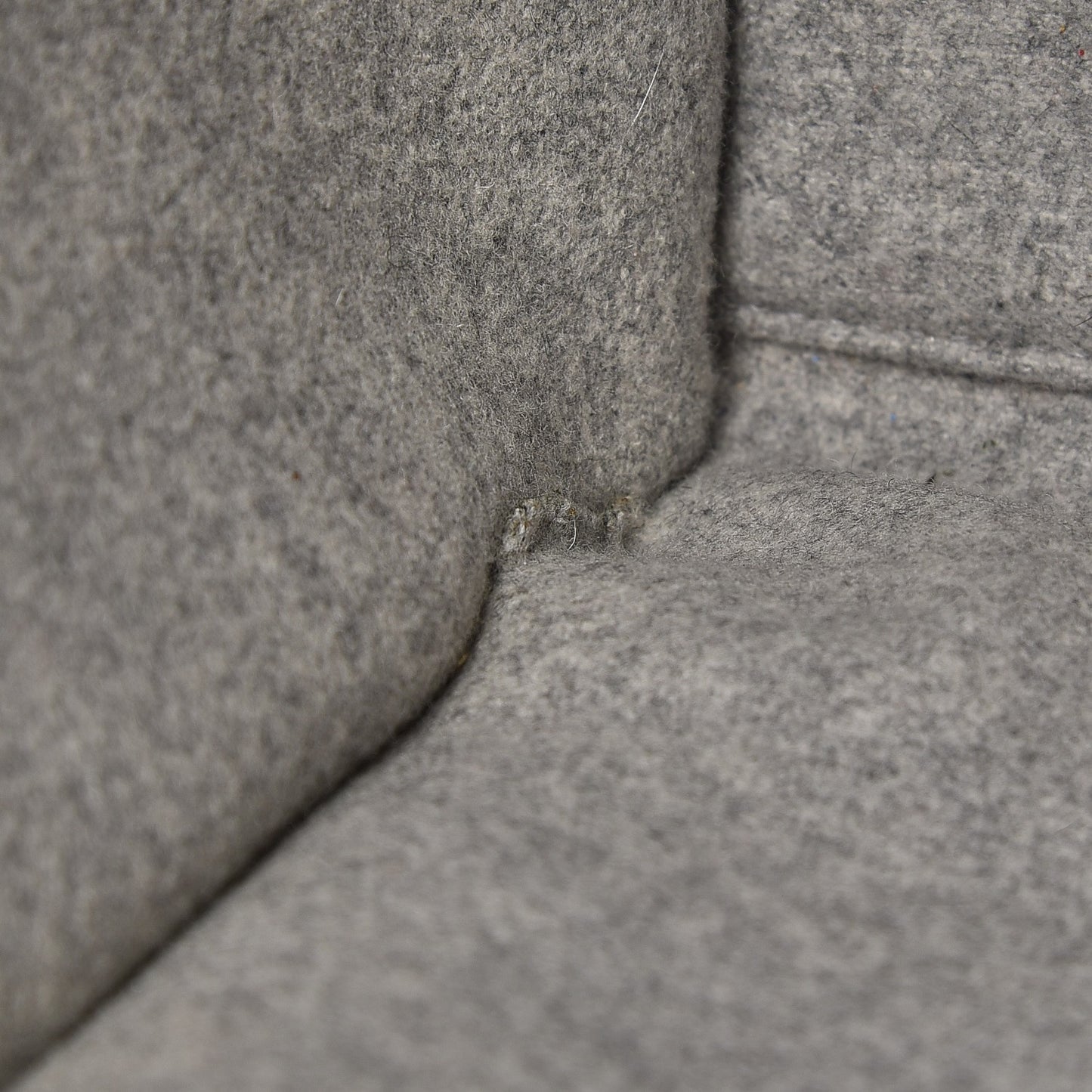 Felt Medium Phantom Luggage Pearl Grey