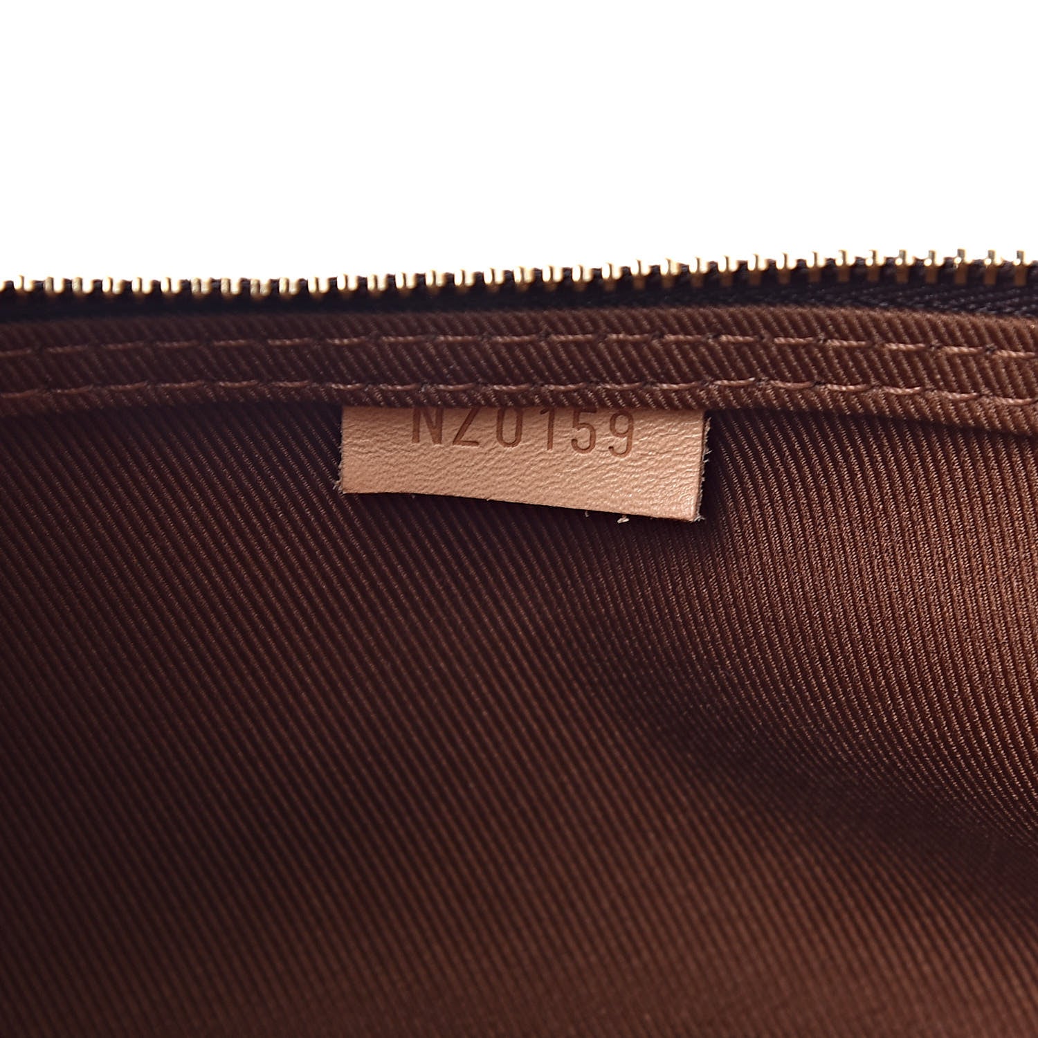 Louis Vuitton Monogram Packing Cube MM 6 of 10
