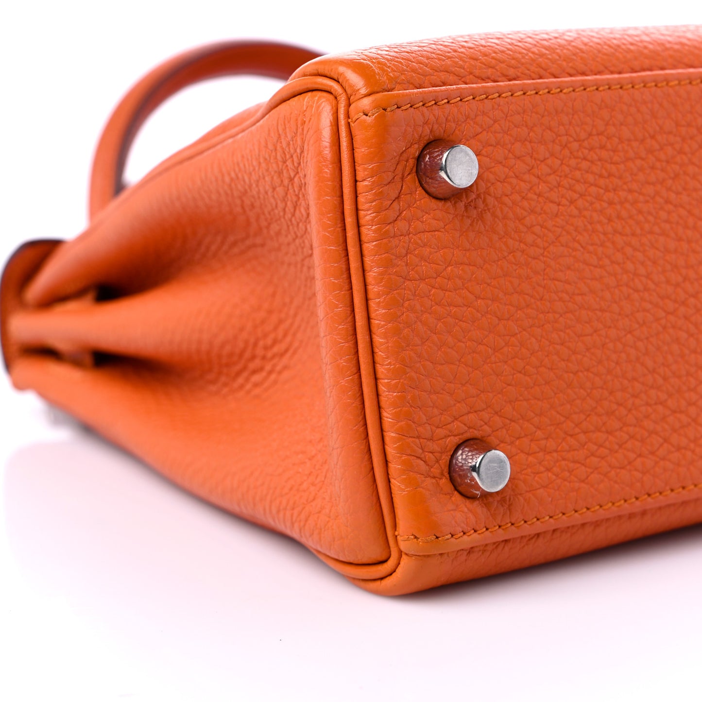 Togo Kelly Retourne 25 Orange
