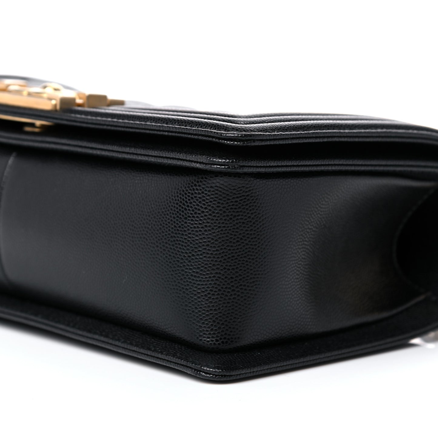 Caviar Quilted Medium Boy Flap Black