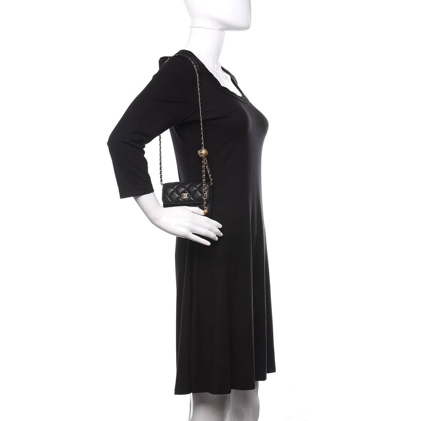 Lambskin Quilted Pearl Crush Clutch With Chain Black