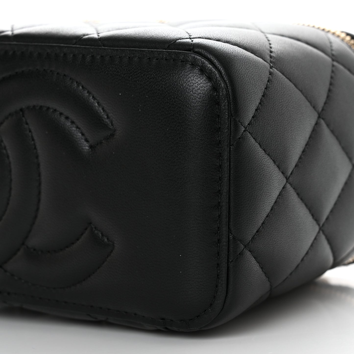 Lambskin Quilted Metal Small Top Handle Vanity Case With Chain Black