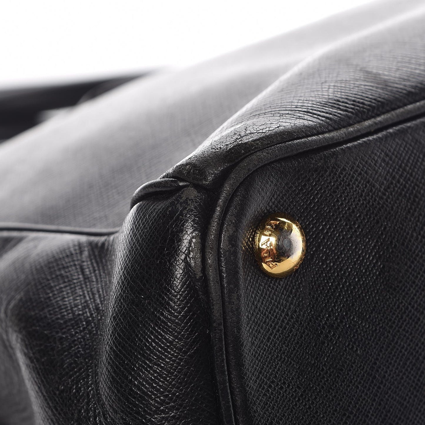 Saffiano Medium Galleria Double Zip Tote Black