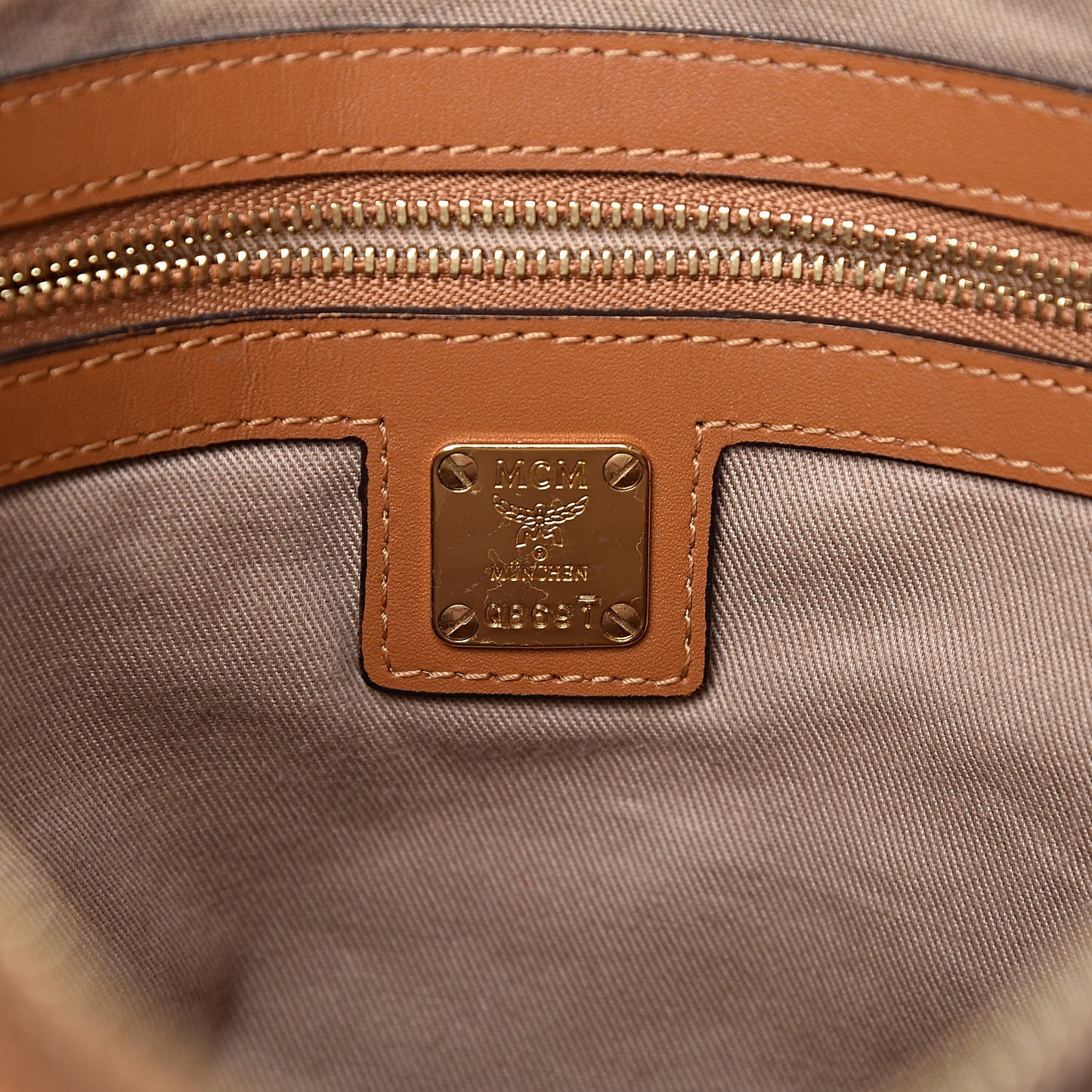 Visetos Medium Crossbody Pouch Cognac