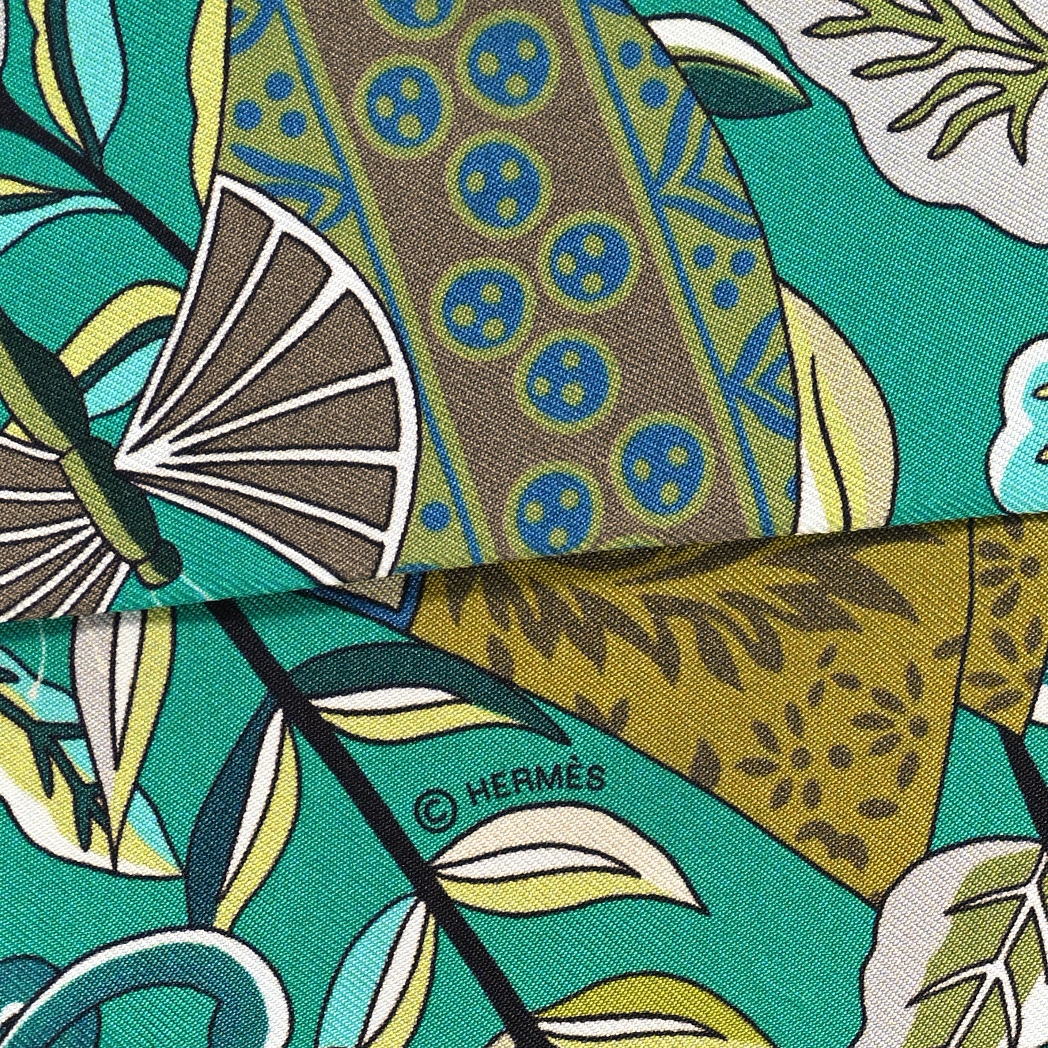 Hermes Silk Fleurs et Papillons de Tissus Twilly Vert Kaki Bronze 4 of 4