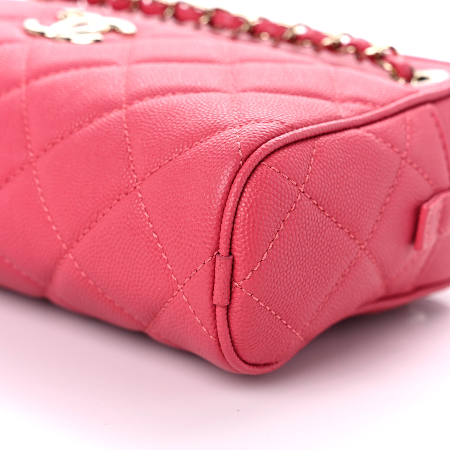 Caviar Quilted Small In & Out Camera Case Pink