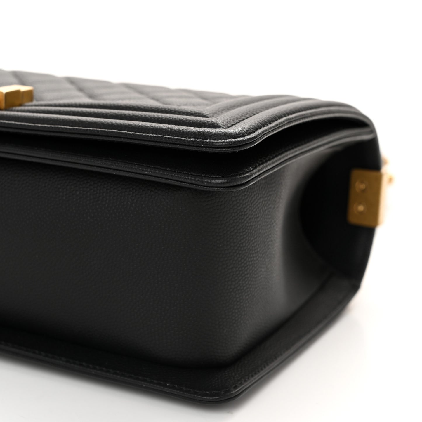 Caviar Quilted Medium Boy Flap Black