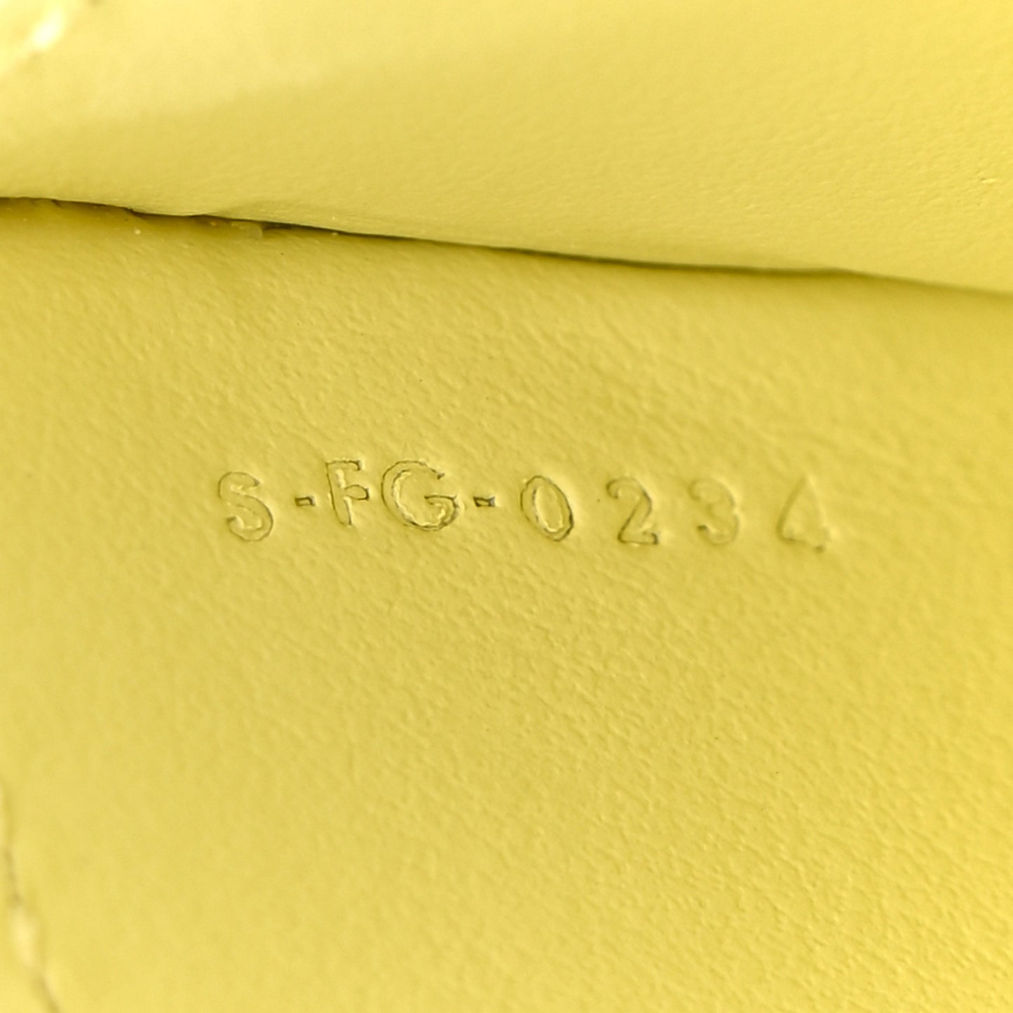 Shiny Calfskin Triomphe Card Holder Sunlight