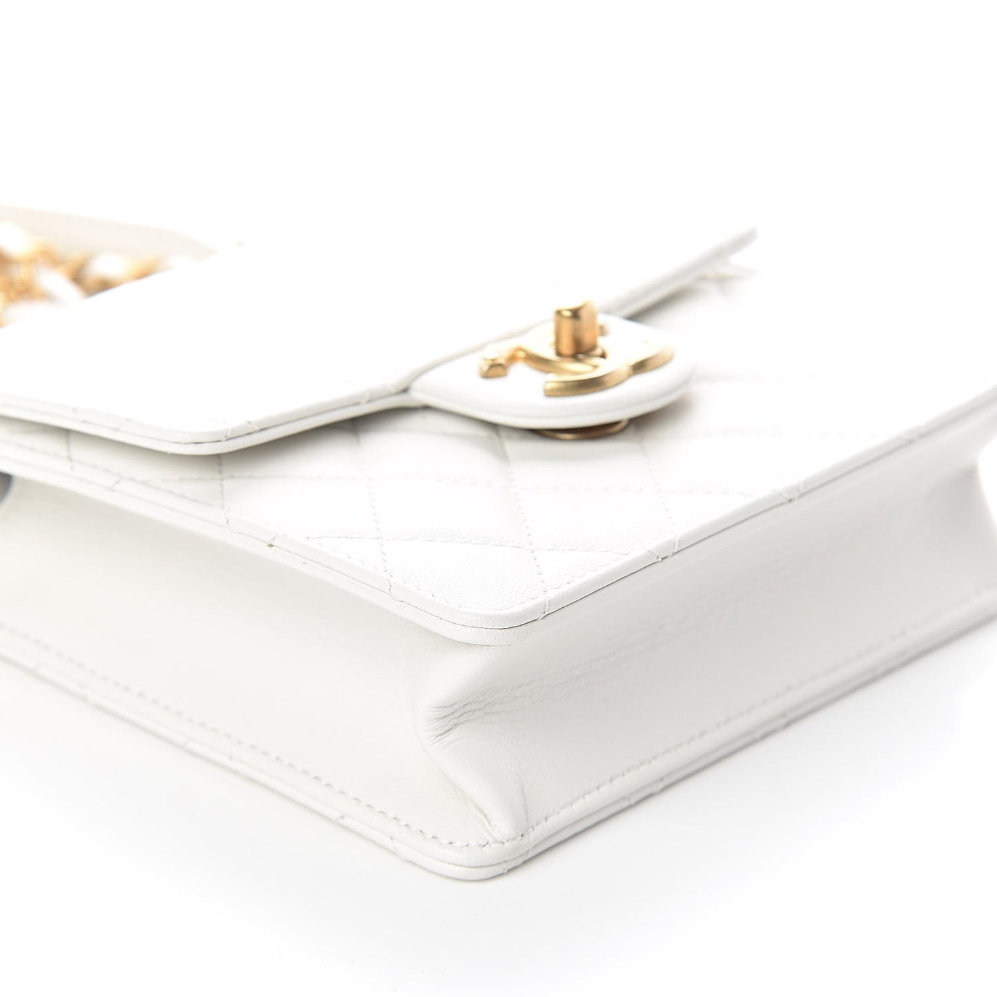 Lambskin Quilted Chic Pearls Flap White