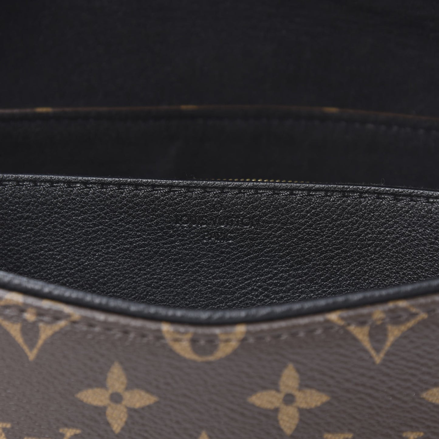 Monogram Pallas Chain Black