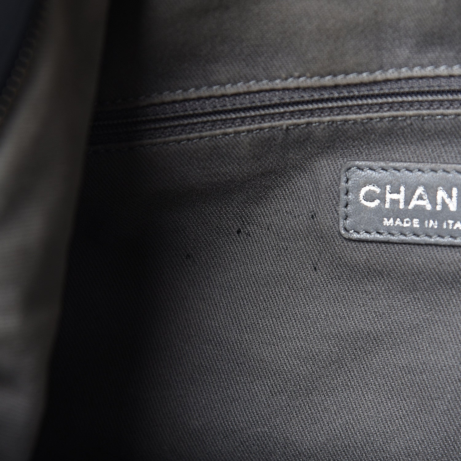 Chanel Iridescent Calfskin Coco Daily Hobo Black 9 of 18