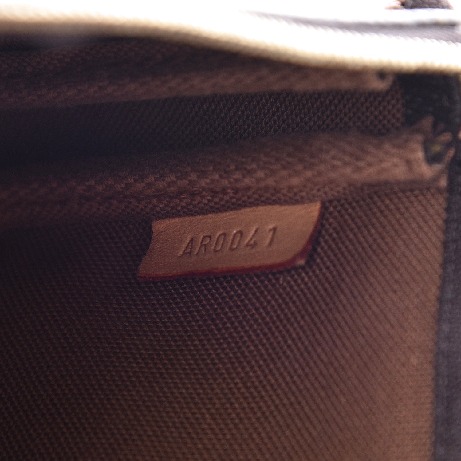 Louis Vuitton Monogram Graffiti Pochette Accessories Kaki 7 of 9