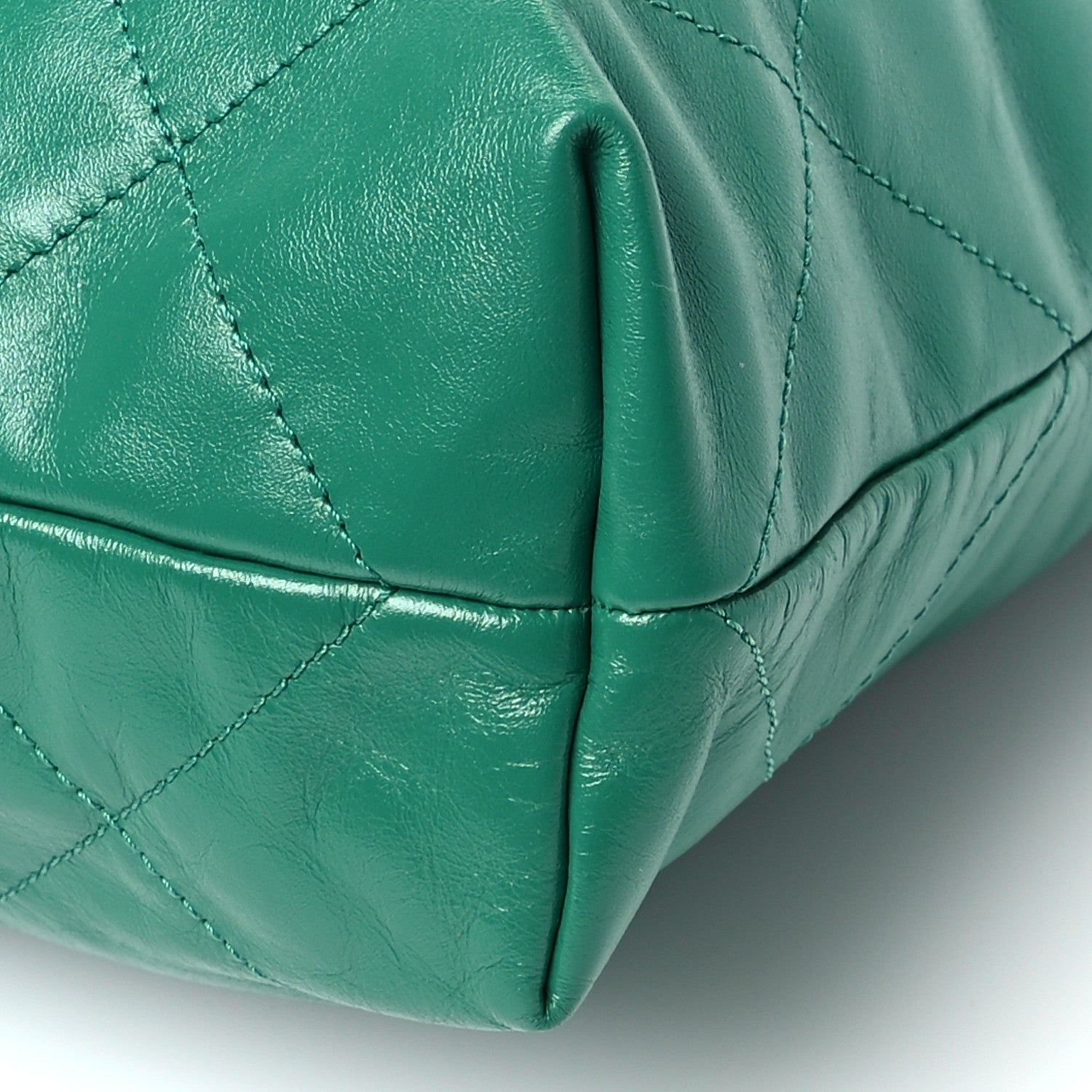 Chanel Shiny Calfskin Quilted Small Chanel 22 Green 11 of 13
