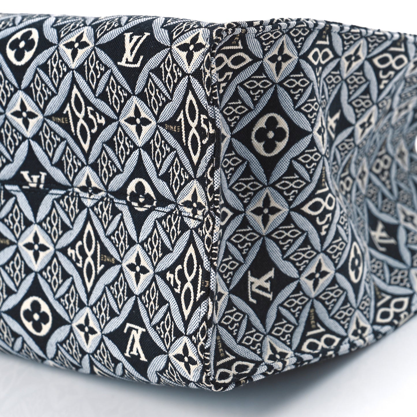 Jacquard Since 1854 Onthego GM Grey
