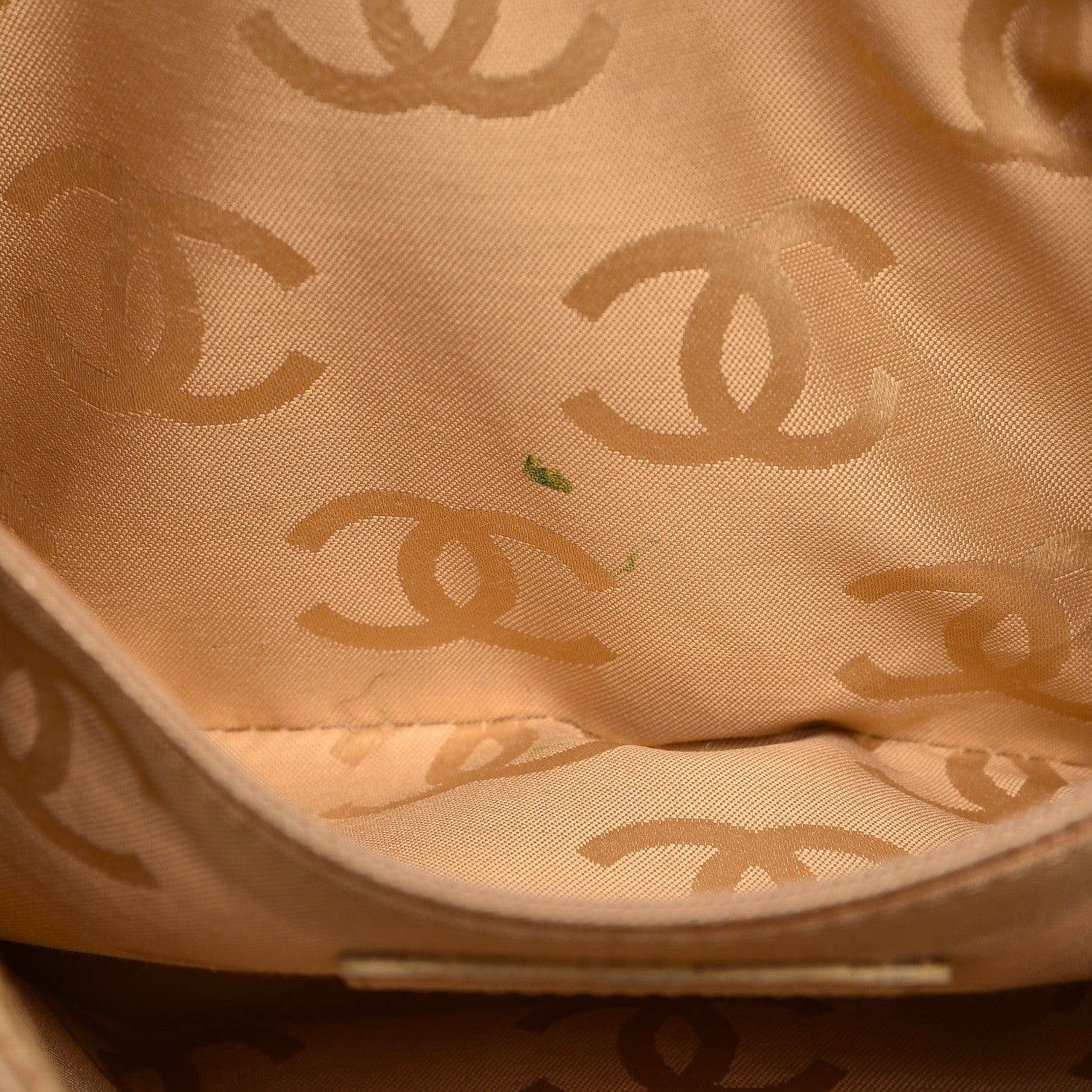Chanel Lambskin Surpique Shoulder Bag Beige 17 of 21