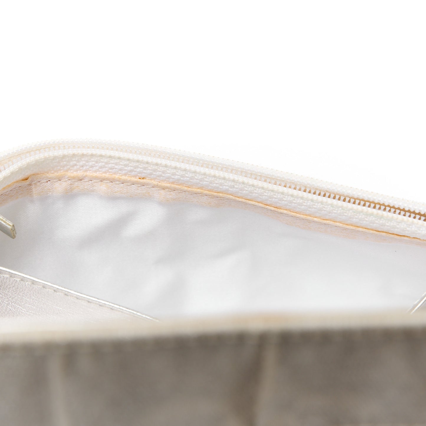 Nylon Travel Wallet On Chain WOC Metallic Silver