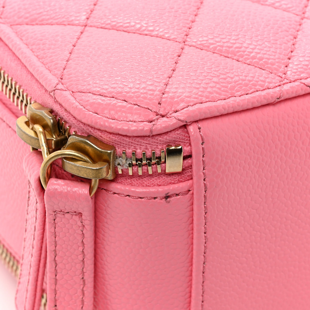 Chanel Caviar Quilted Pick Me Up Mini Vanity Case Pink 16 of 19