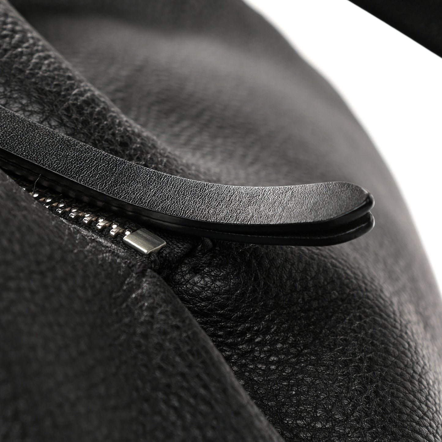 Grainy Calfskin House Check Medium Maidstone Black