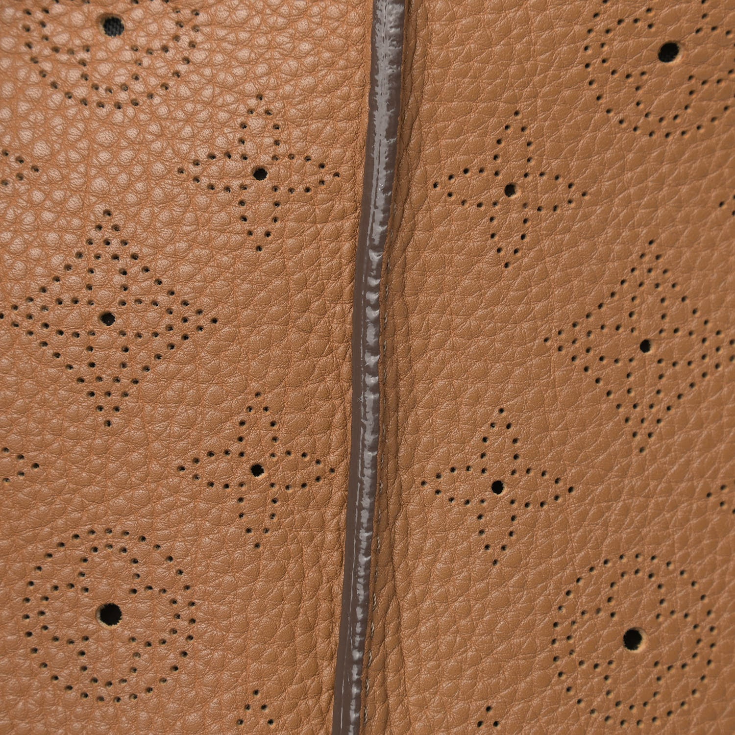 Louis Vuitton Mahina Selene PM Caramel 17 of 17