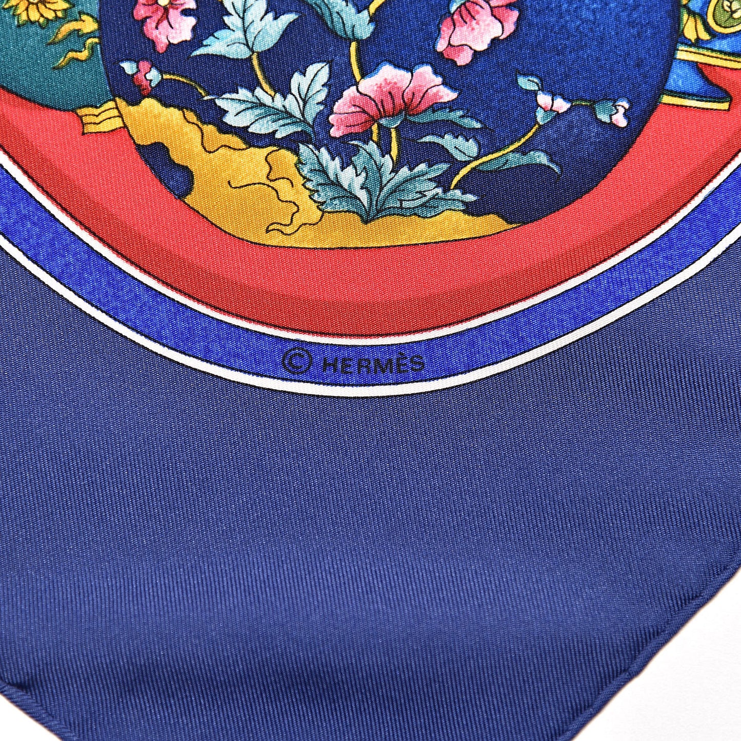 Silk Qu' Importe Le Flacon Scarf 90