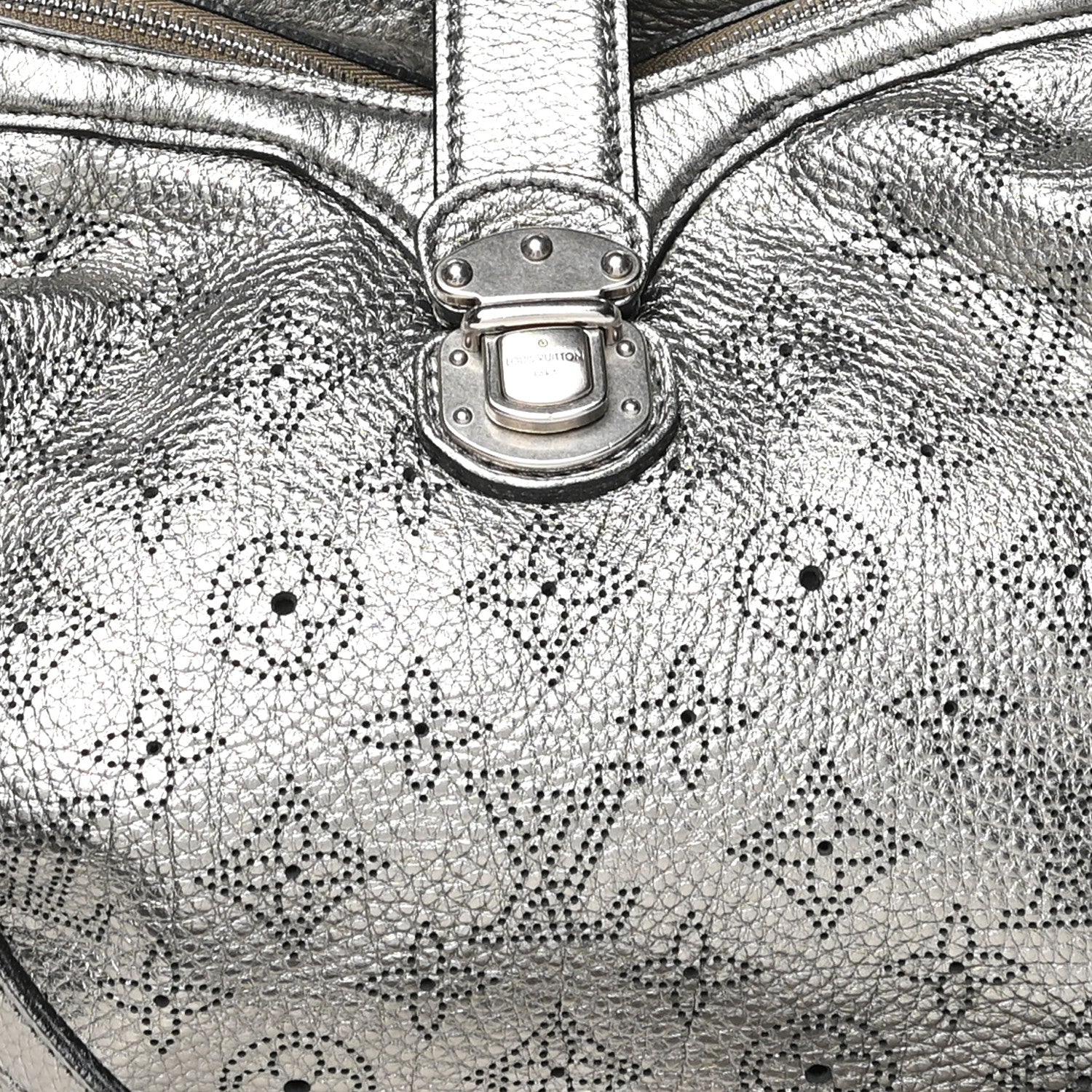 Louis Vuitton Mahina XS Argent 7 of 14