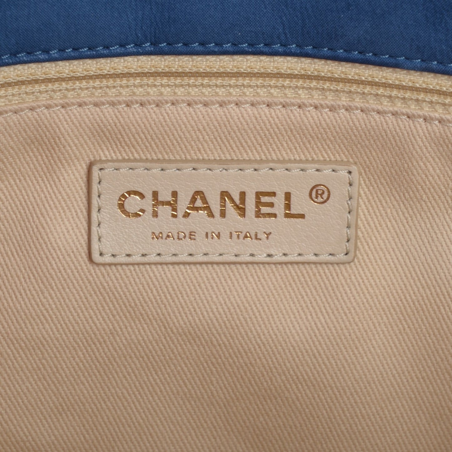 Iridescent Calfskin Quilted Large Chic Quilt Flap Blue