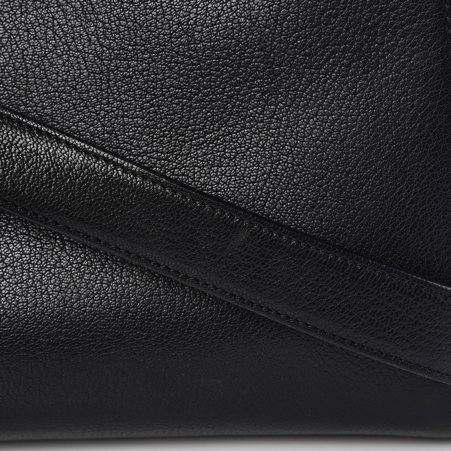 Sugar Goatskin Medium Antigona Black