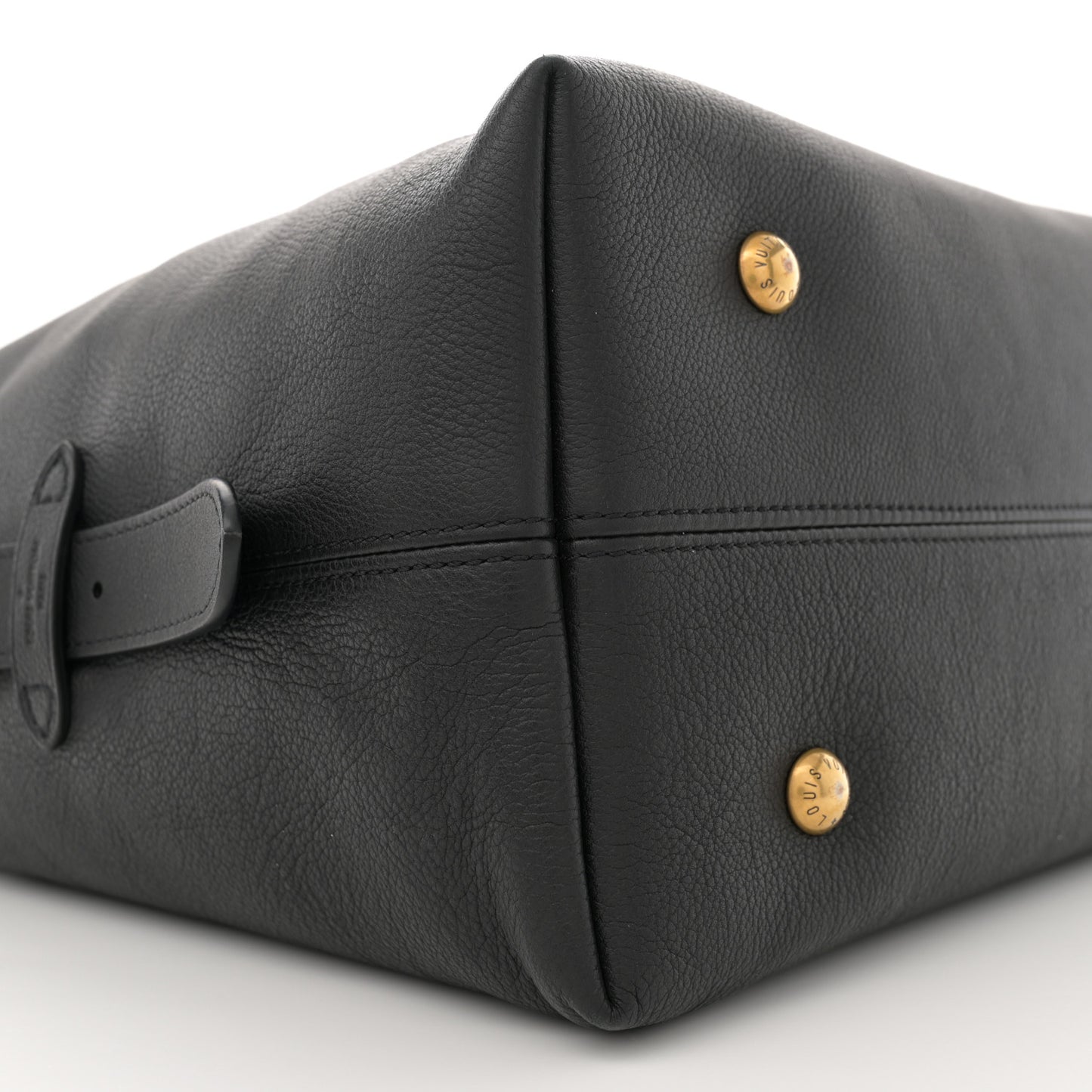 Grained Calfskin Low Key Hobo MM Black