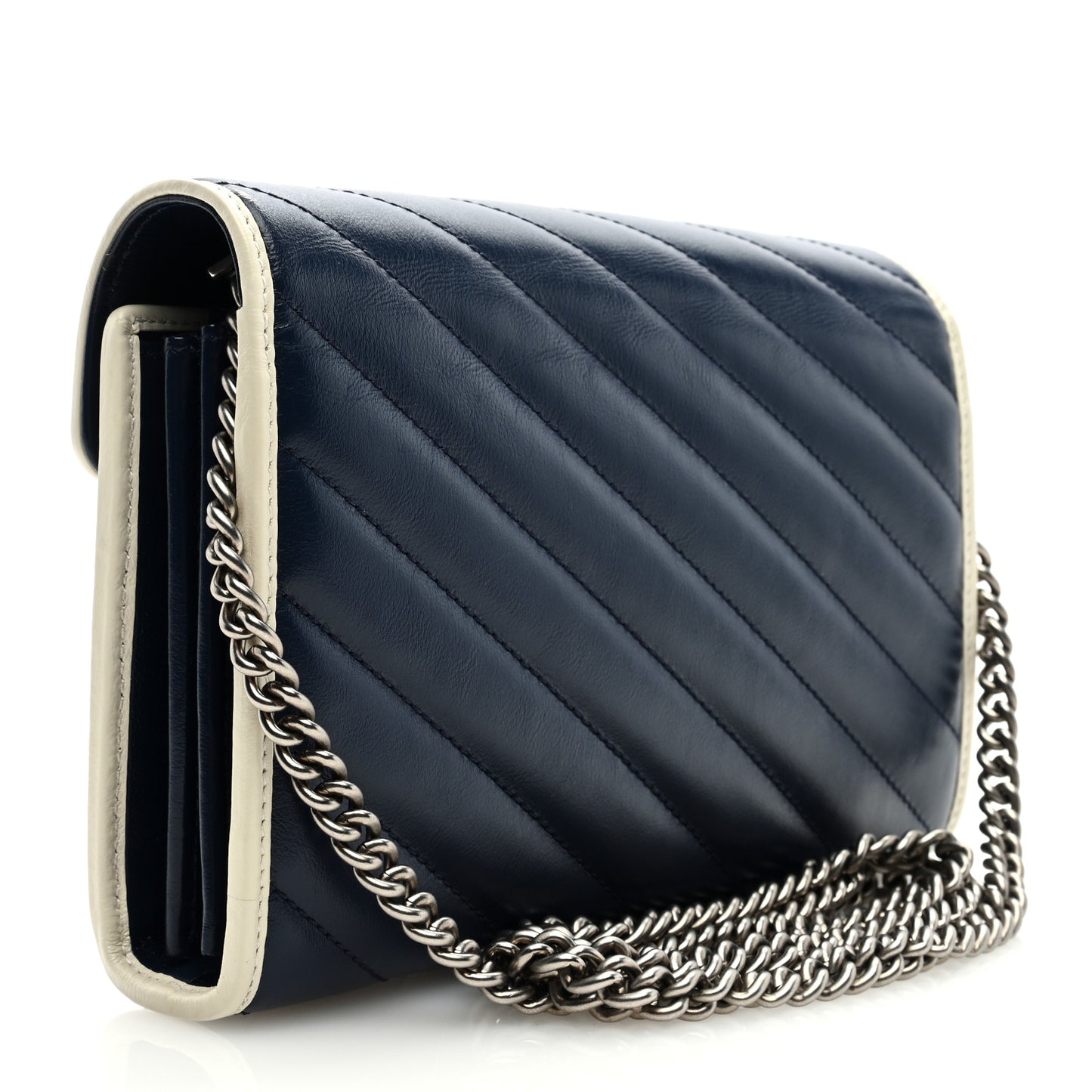 Vintage Effect Calfskin Matelasse Diagonal Torchon GG Marmont Chain Wallet Blue Agata Mystic White